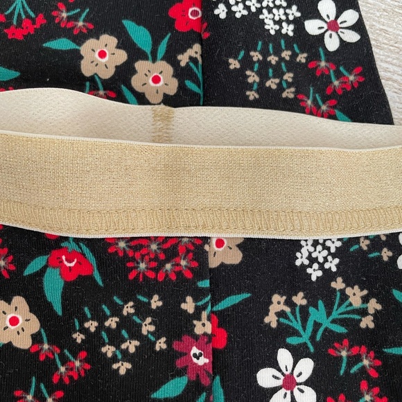 2 pairs of Carters leggings pants. Holiday print. Size Toddler 2T. - Picture 5 of 11